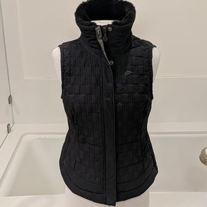 Nike vest with fur collar trim size Medium